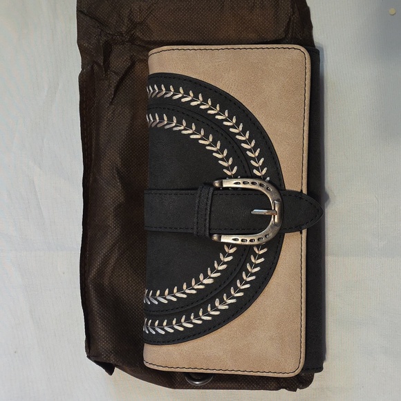Montana West Handbags - 💥Free Shipping💥Montana West Buckle Collection Wallet - Black (New/Unused)